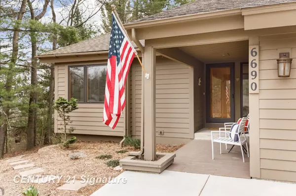 Traverse City, MI 49686,6690 Mission Ridge Drive