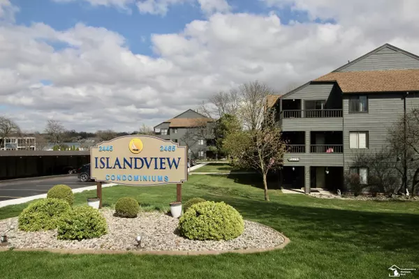 2465 Riverside Drive, Trenton, MI 48183
