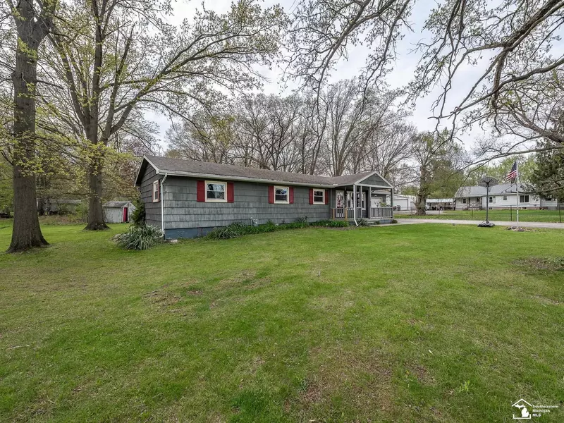 9667 Exeter Road, Carleton, MI 48117