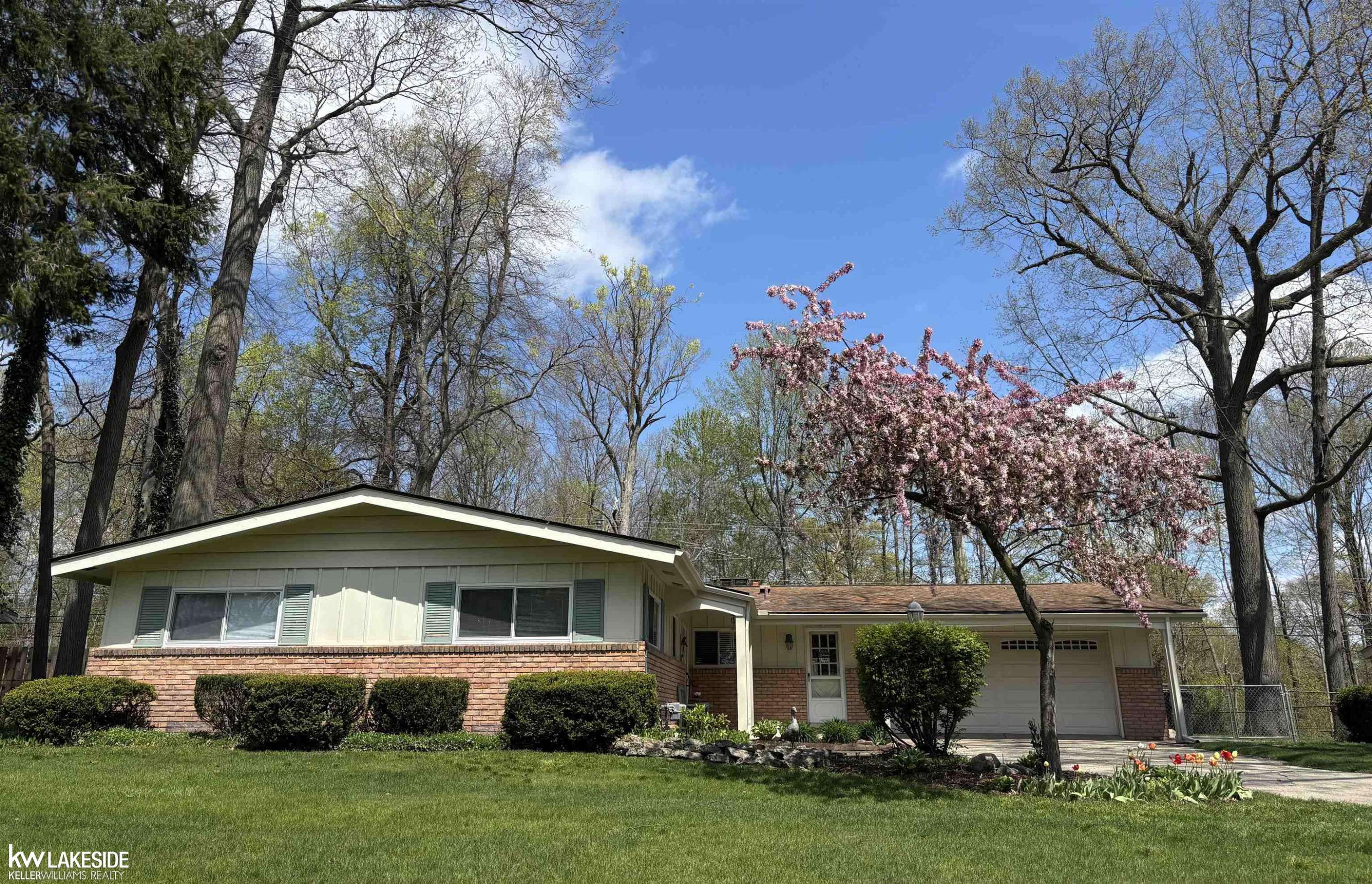 8941 Timberline Drive, Shelby Twp, MI 48316