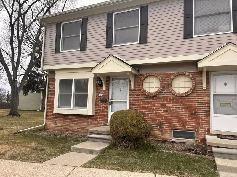 19937 Great Oaks Cir. N Circle, Clinton Twp, MI 48036
