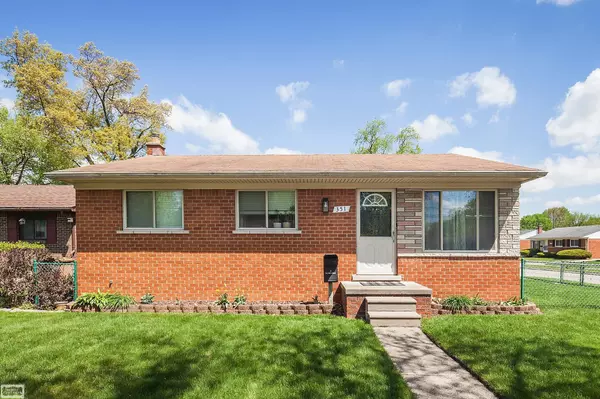351 E Farnum Avenue, Madison Heights, MI 48071