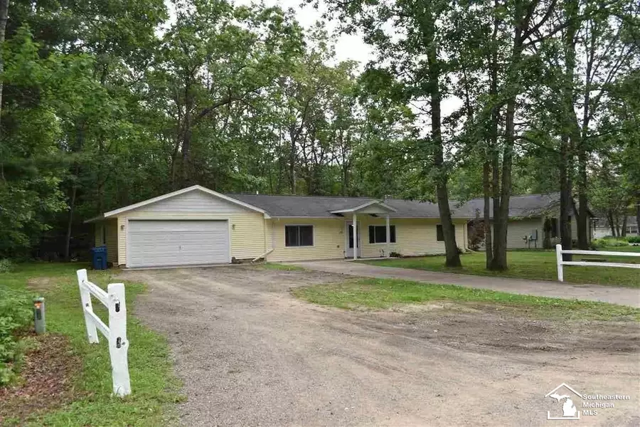 103 Marigold Lane, Houghton Lake, MI 48629
