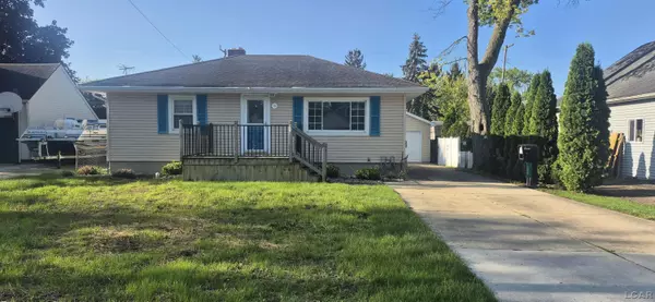 126 E Vesey Street, Petersburg, MI 49270
