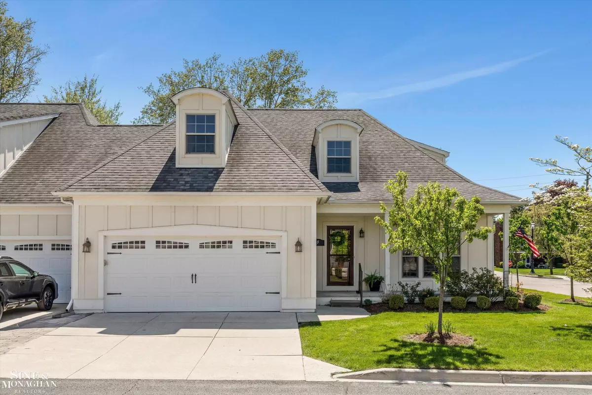 Grosse Pointe Woods, MI 48236,9 S River Court