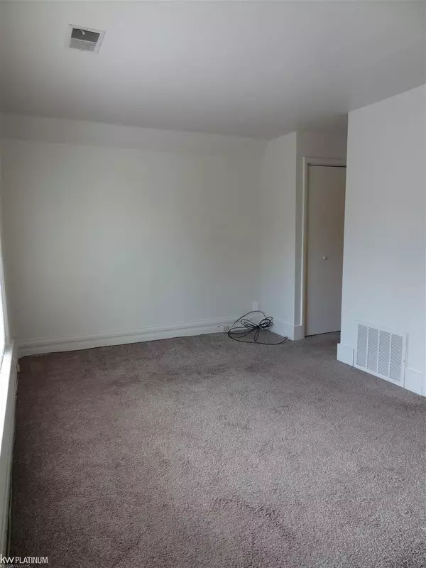 MI 48043,172 North #2 Avenue