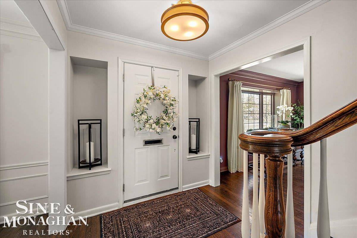 Grosse Pointe Woods, MI 48236,1213 Lochmoor Boulevard