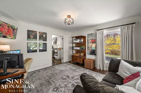 Grosse Pointe Woods, MI 48236,1213 Lochmoor Boulevard