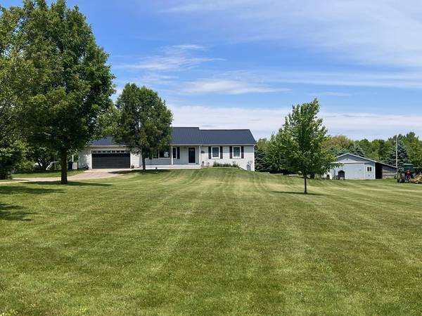 132 W Lansing Road, Morrice, MI 48857