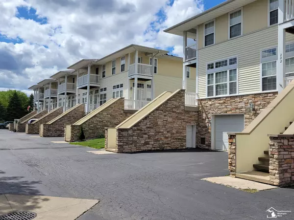 Luna Pier, MI 48157,206 Beachwalk Trail