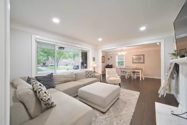 Grosse Pointe Woods, MI 48236,1933 Manchester Boulevard