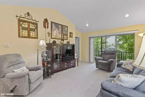 Macomb, MI 48044,16713 Kensington Drive