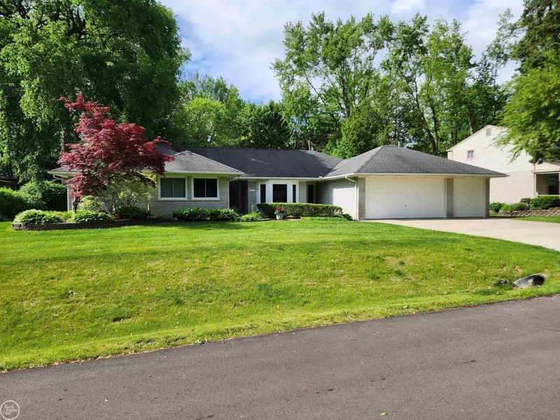 6038 Candler Drive, Shelby Twp, MI 48316