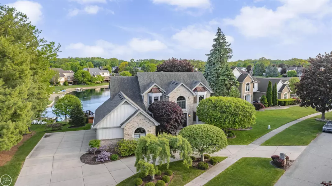 14866 Chatham Drive, Shelby Twp, MI 48315