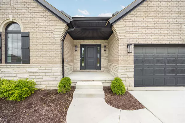Macomb, MI 48042,16612 Via Villagio Drive