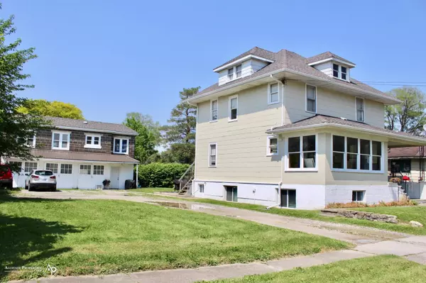 2077 E Boatfield Avenue, Burton, MI 48529