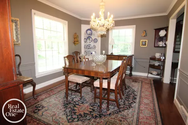 Grosse Pointe Park, MI 48230,880 Pemberton Road