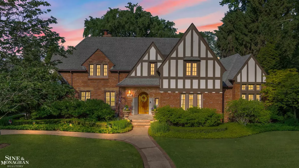 Grosse Pointe, MI 48230,1021 Buckingham Road