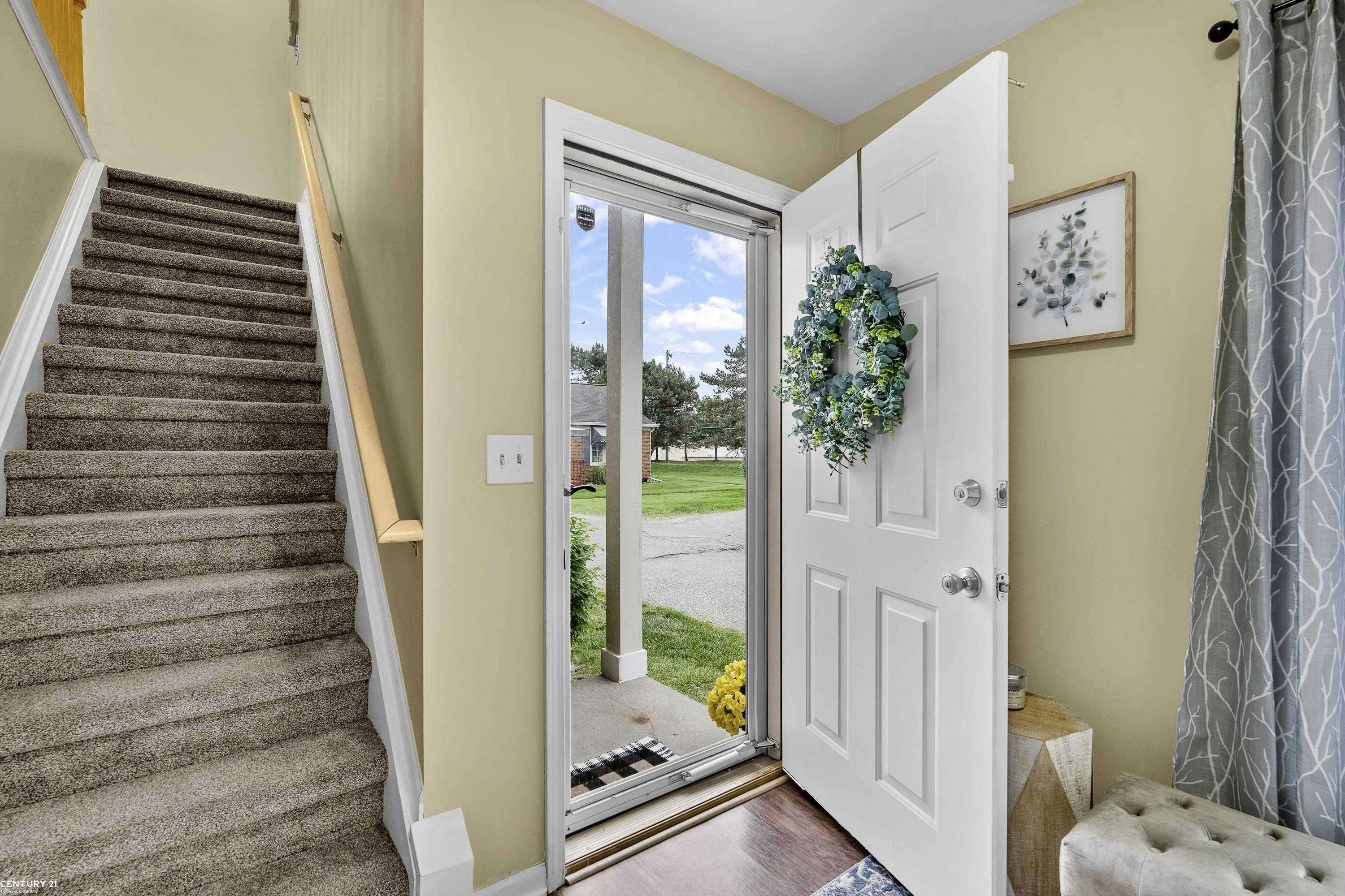 Clinton Twp, MI 48036,37576 Stonegate Circle