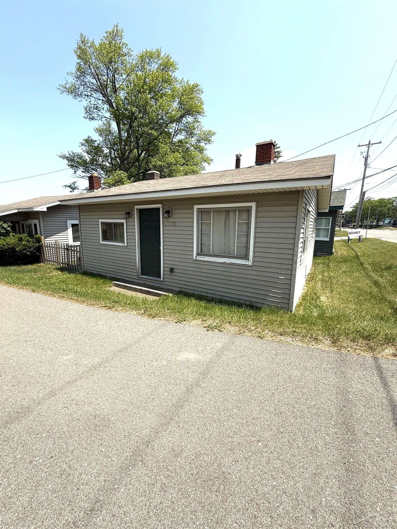 578 W Houghton Lake Drive, Prudenville, MI 48651