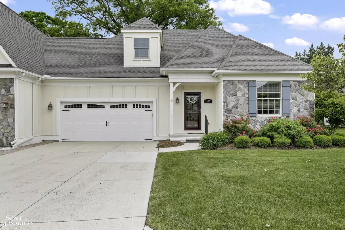 Grosse Pointe Woods, MI 48236,32 River Lane