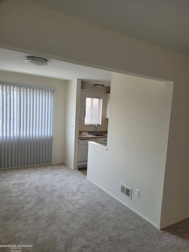 Warren, MI 48093,29356 Hoover Road