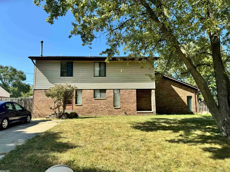 38615 Meadowdale Street, Clinton Twp, MI 48036