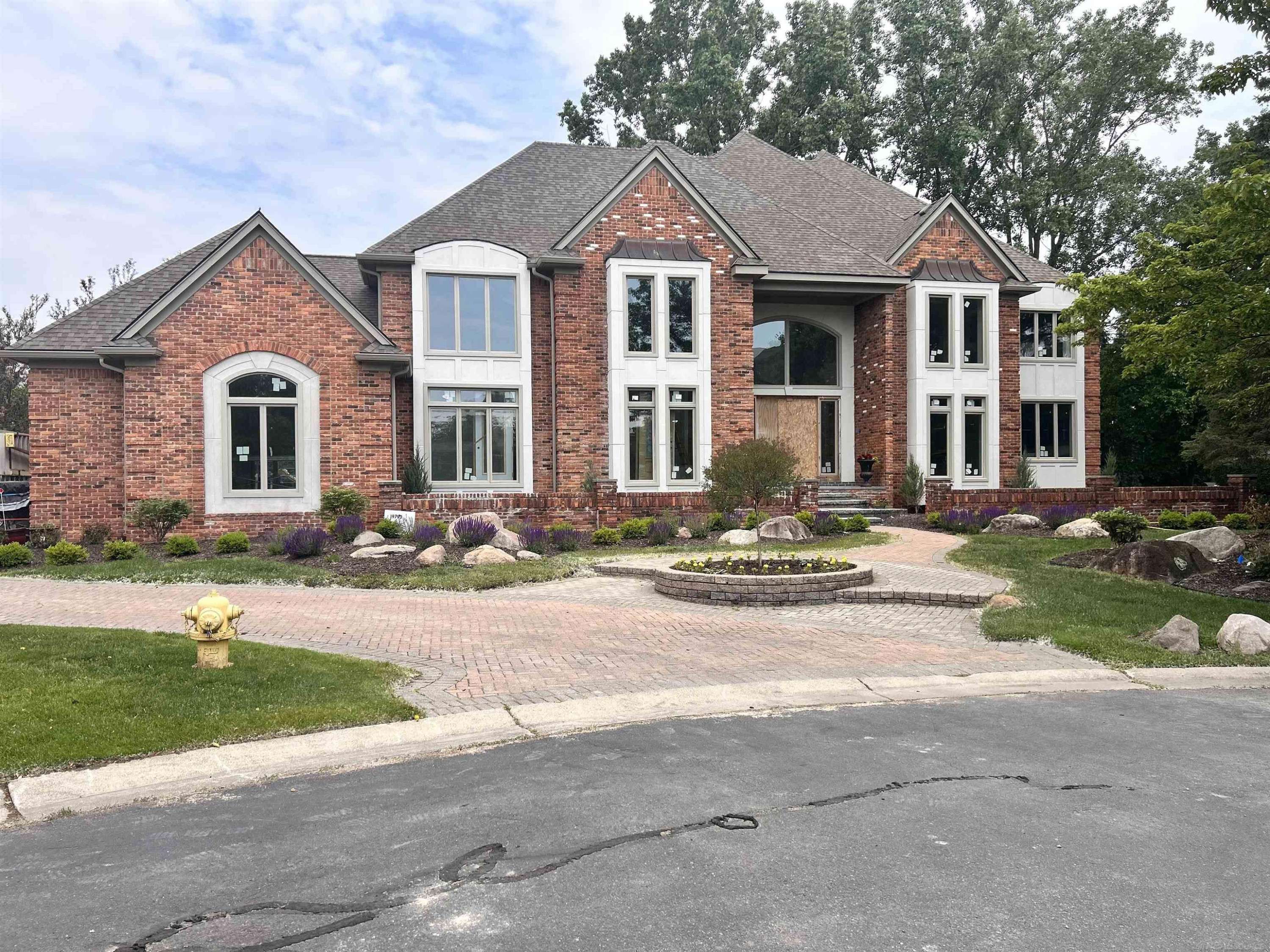 19790 Westchester Drive, Clinton Twp, MI 48038