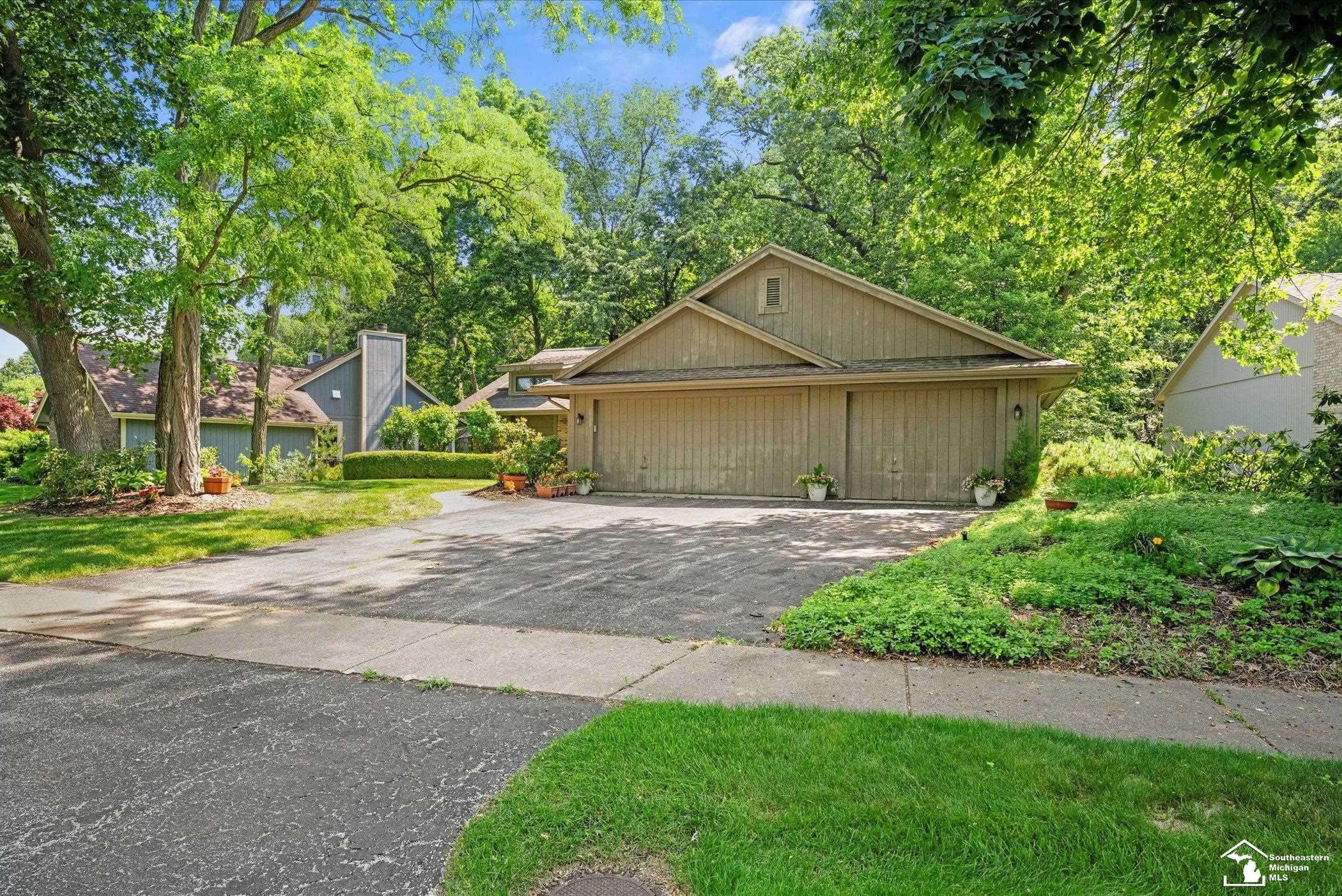 Lambertville, MI 48144,6960 Streamview Drive