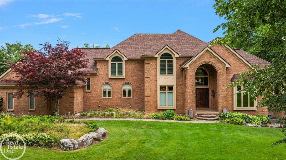 MI 48065,69308 Pine River Drive