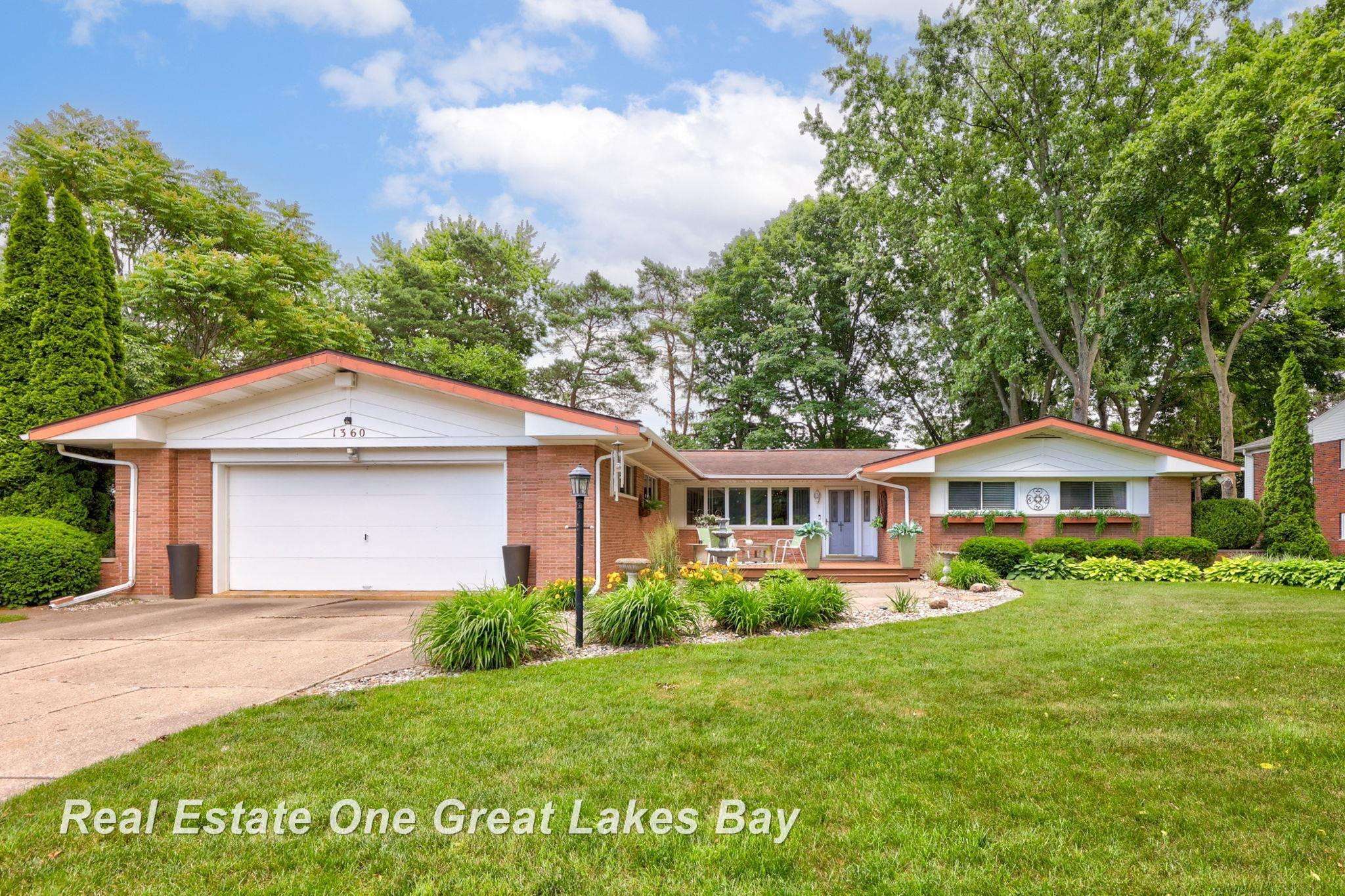 1360 Delta Drive, Saginaw, MI 48638