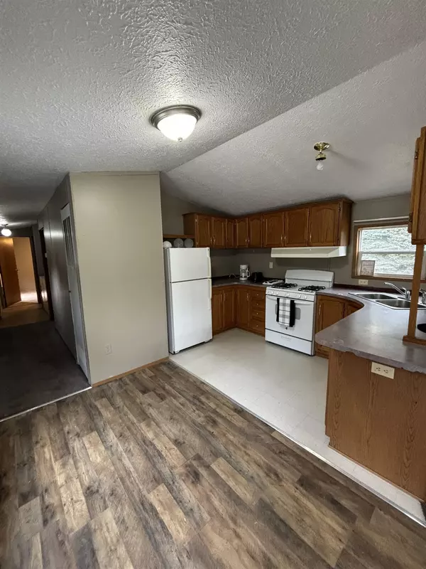 Croswell, MI 48422,5393 CEDAR Street