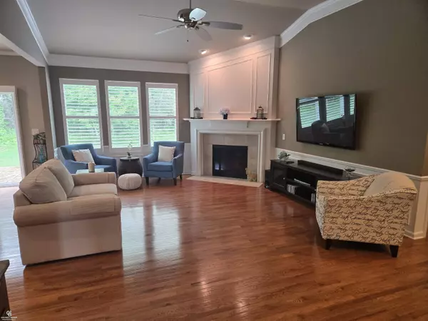 Macomb, MI 48042,49728 Lakewood Street
