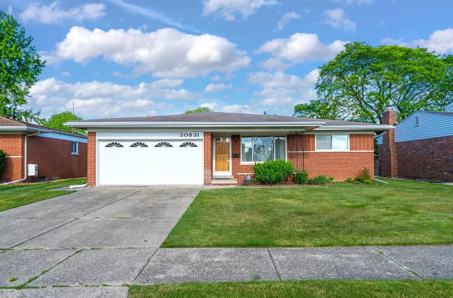 30831 Saint Onge Circle, Warren, MI 48088