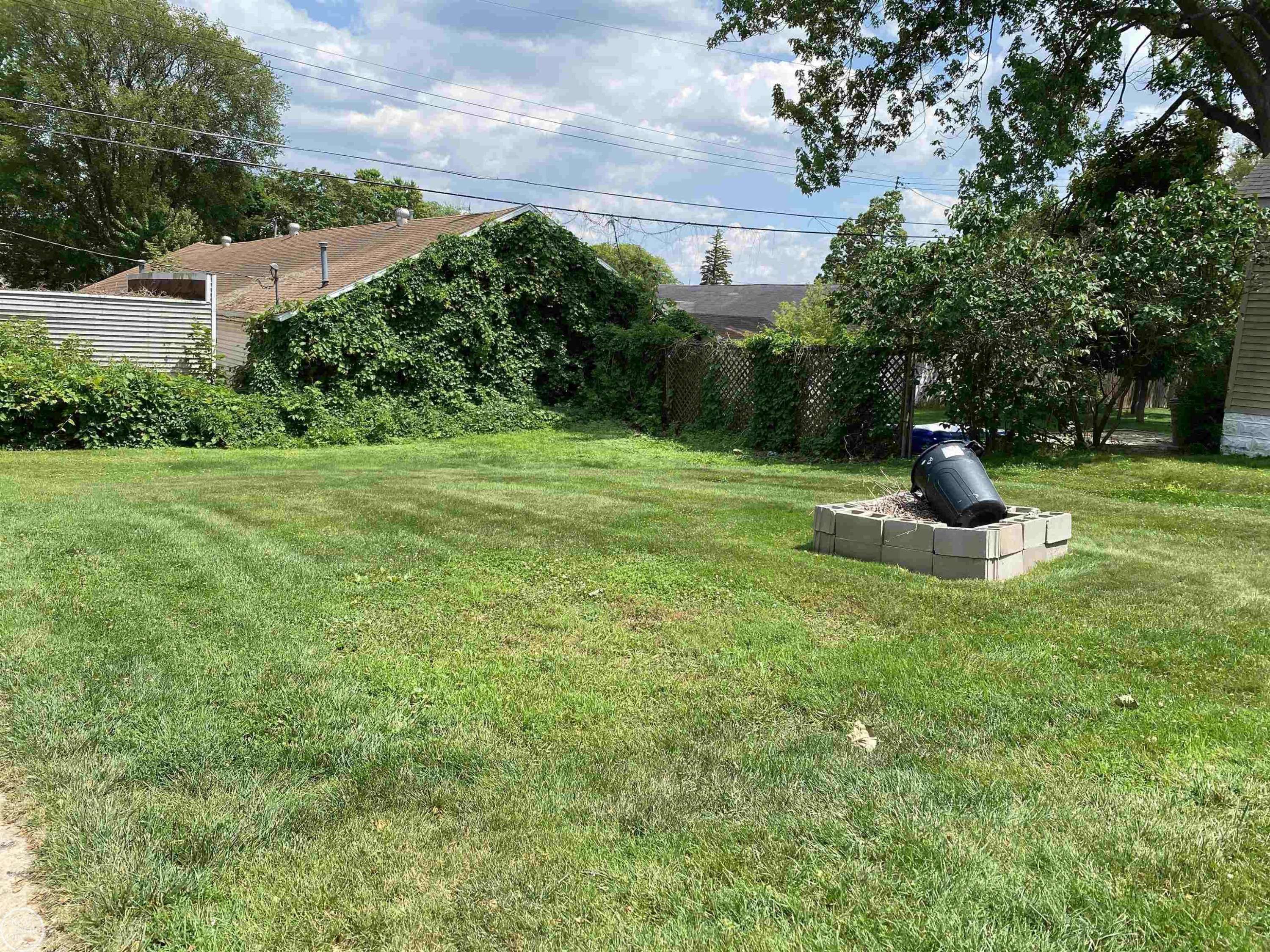 Port Huron, MI 48060,2726 Forest Street