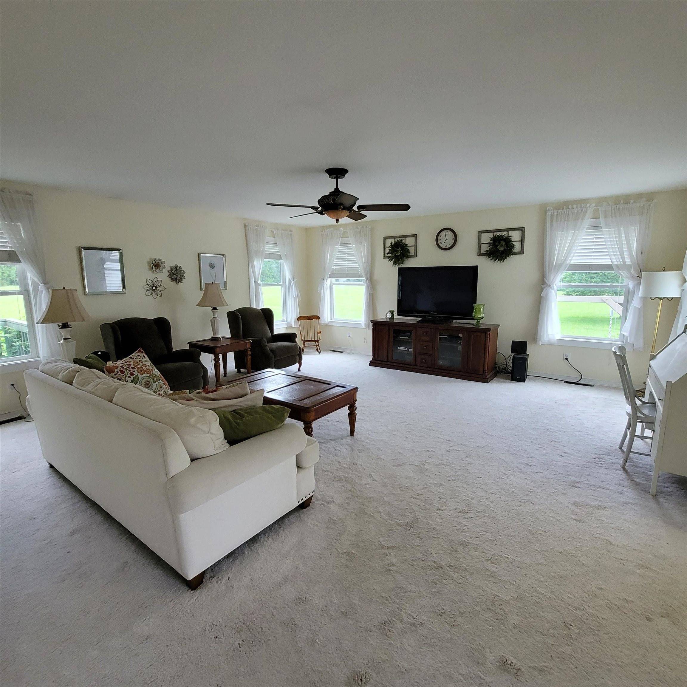 Holly, MI 48442,12360 Pine Grove Court