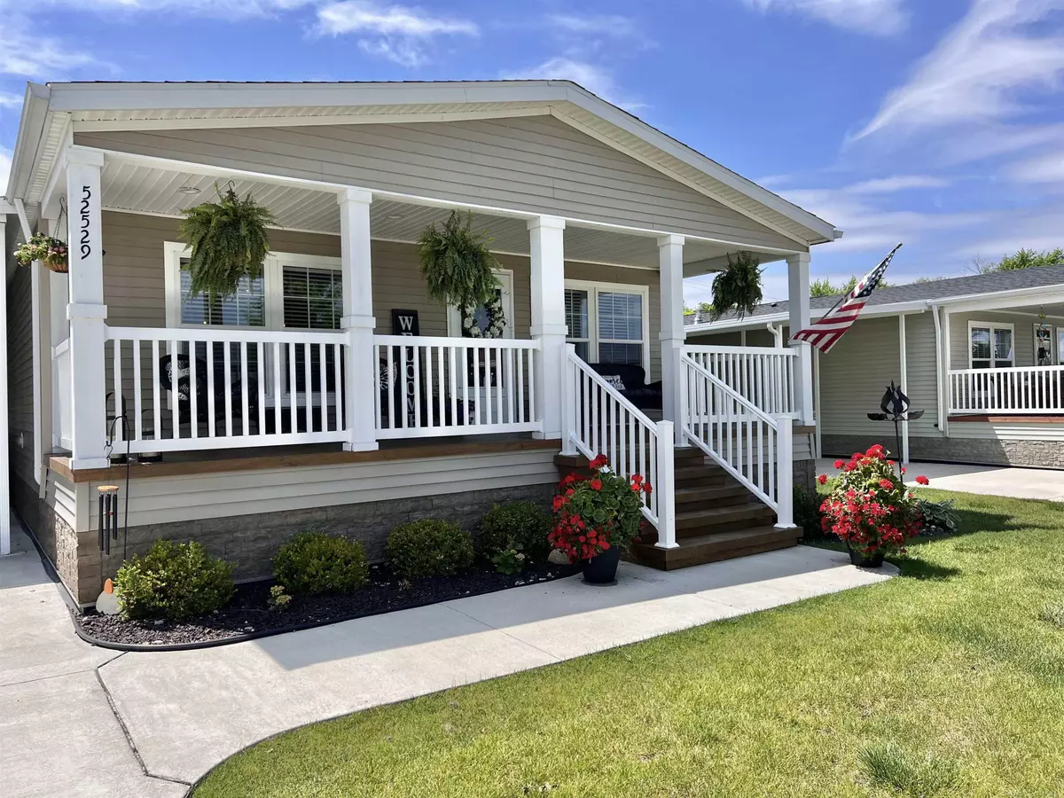 MI,52529 Pineview Circle