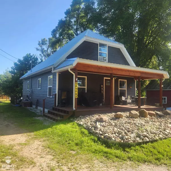 Six Lakes, MI 48886,225 N Center Street