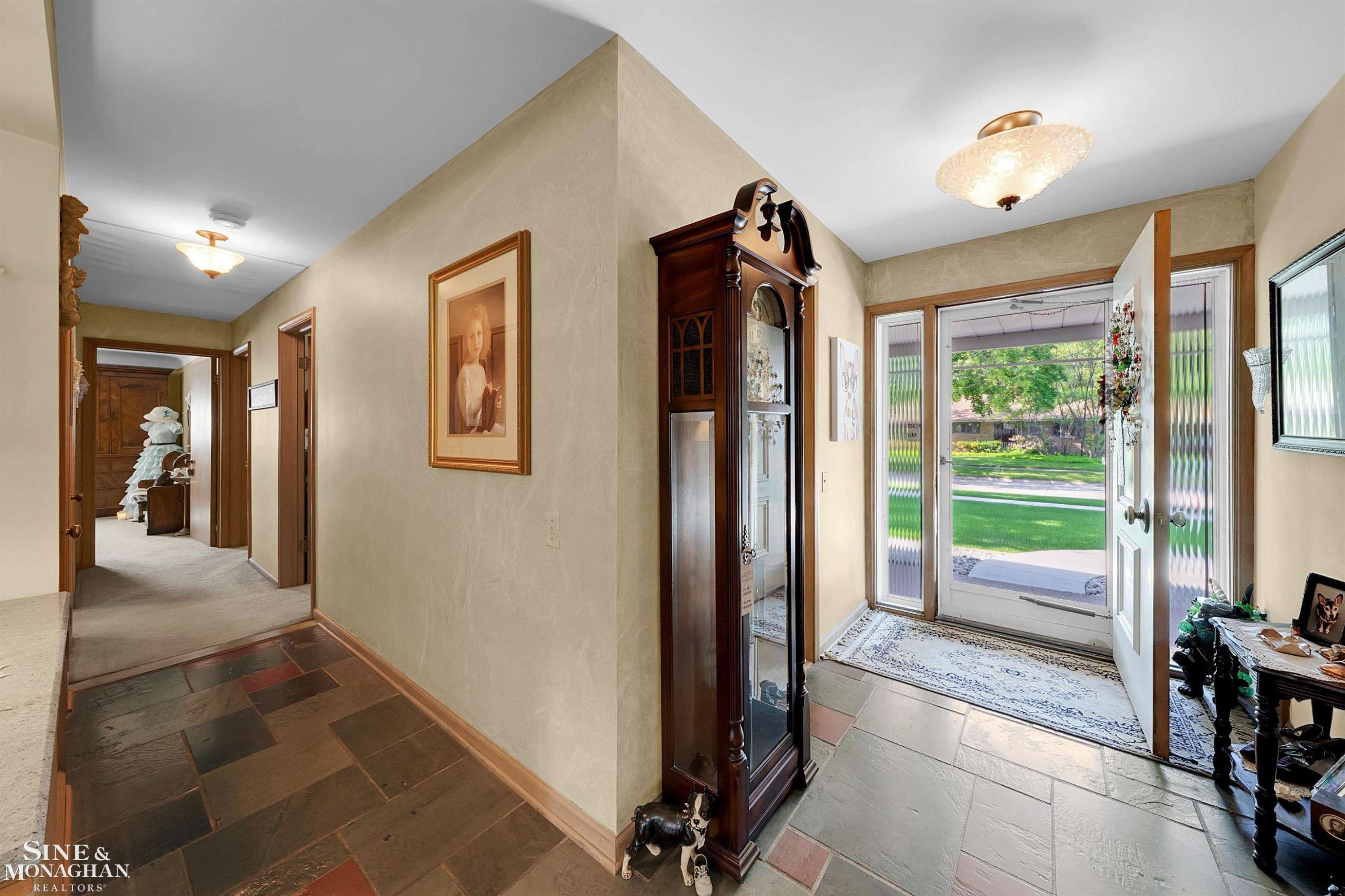 Grosse Pointe Woods, MI 48236,528 Hidden Lane
