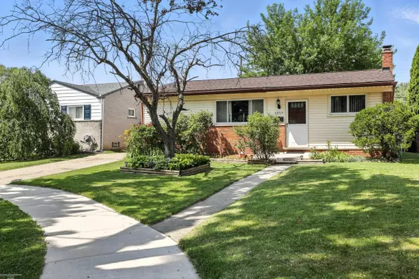 22717 Francis Street, Saint Clair Shores, MI 48082