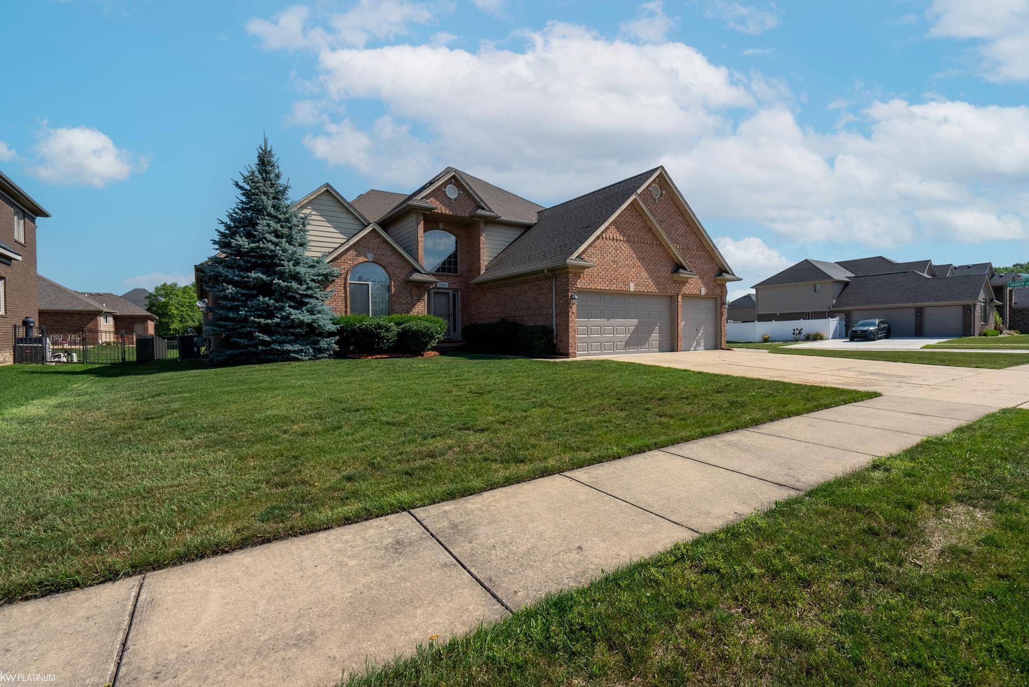 Macomb, MI 48044,19391 Springbrook Dr Drive