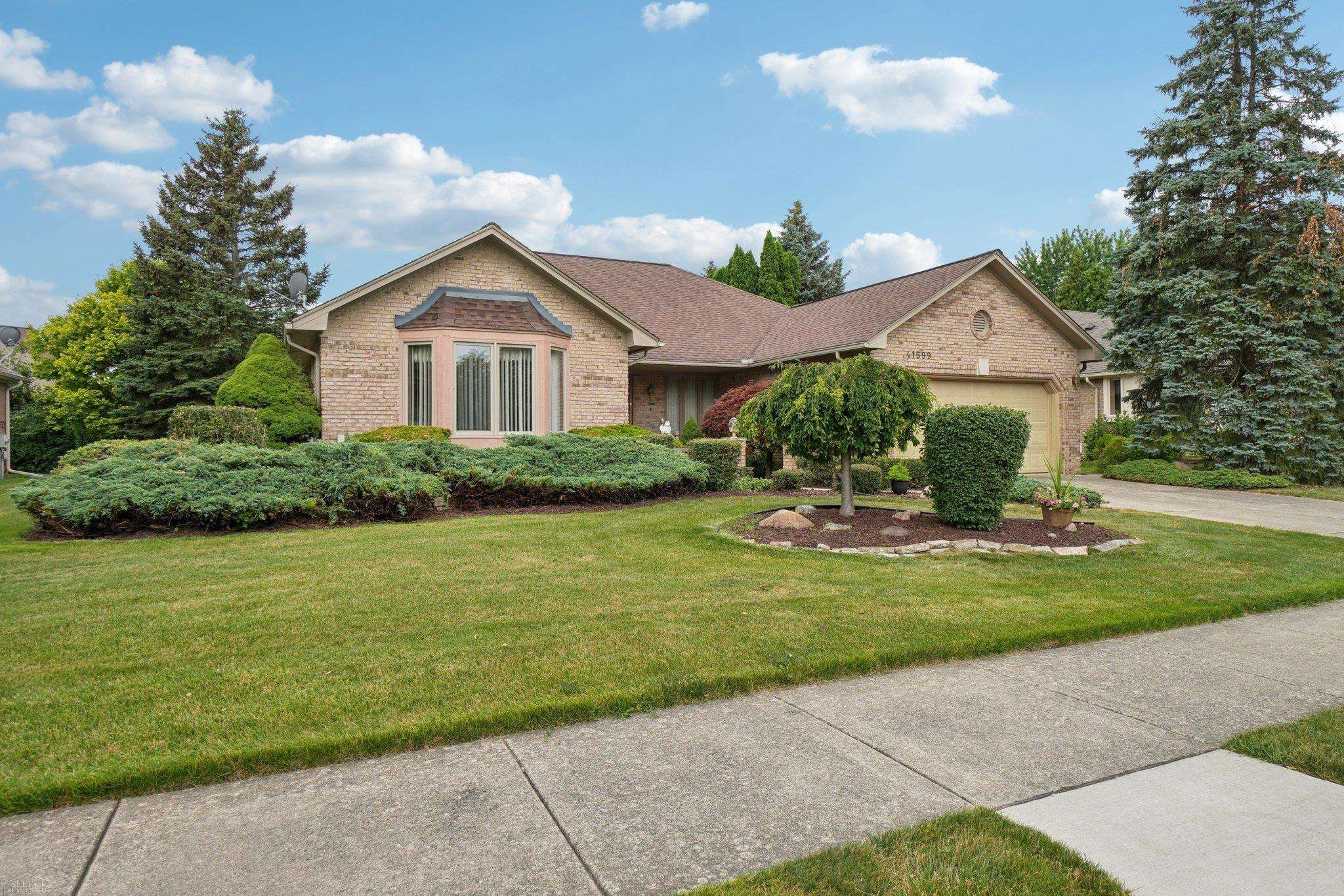 41599 Red Oak Drive, Sterling Heights, MI 48314
