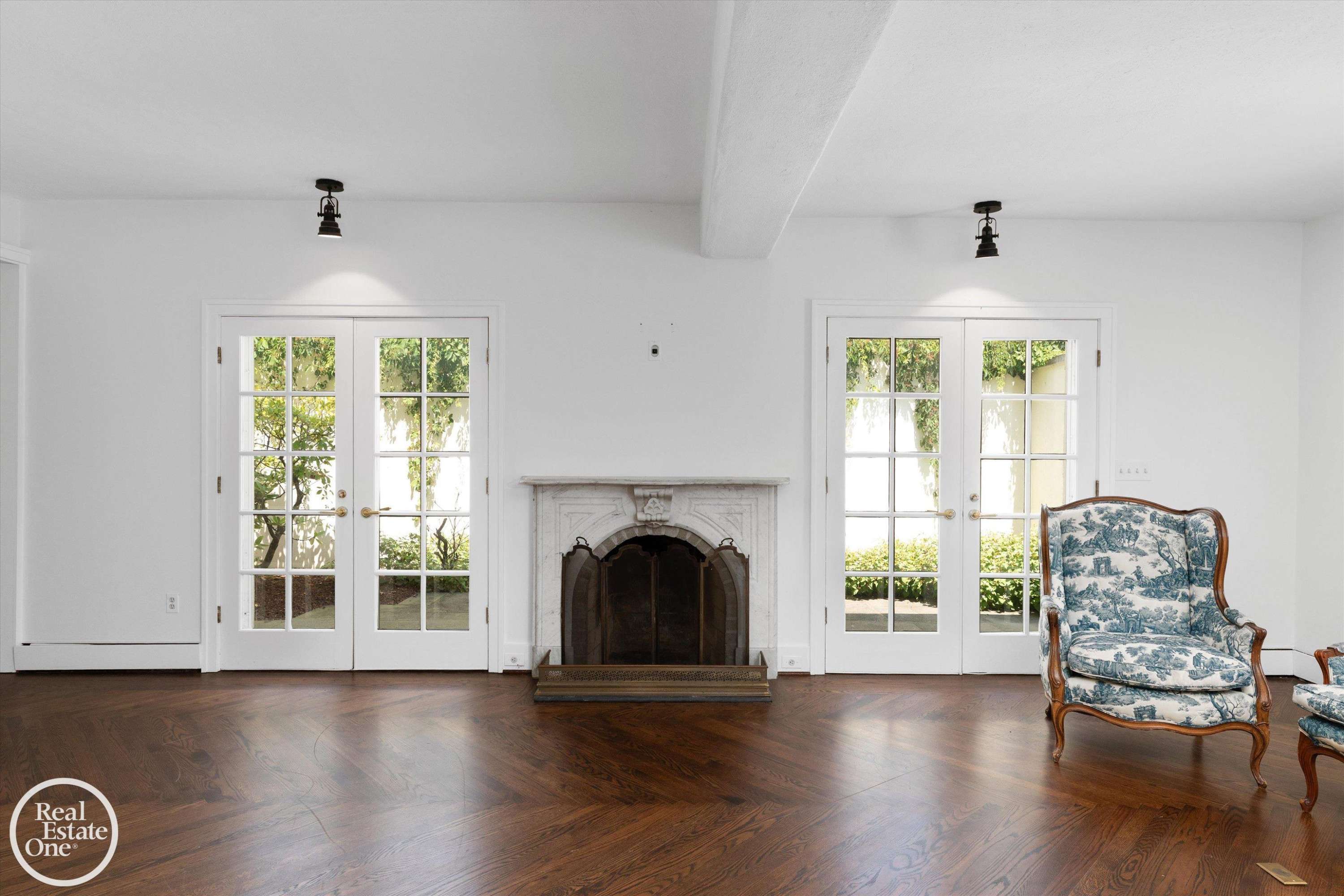 Grosse Pointe, MI 48230,277 Lincoln Road