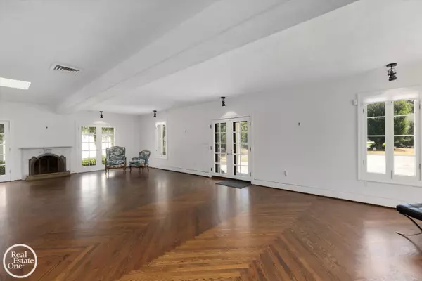 Grosse Pointe, MI 48230,277 Lincoln Road