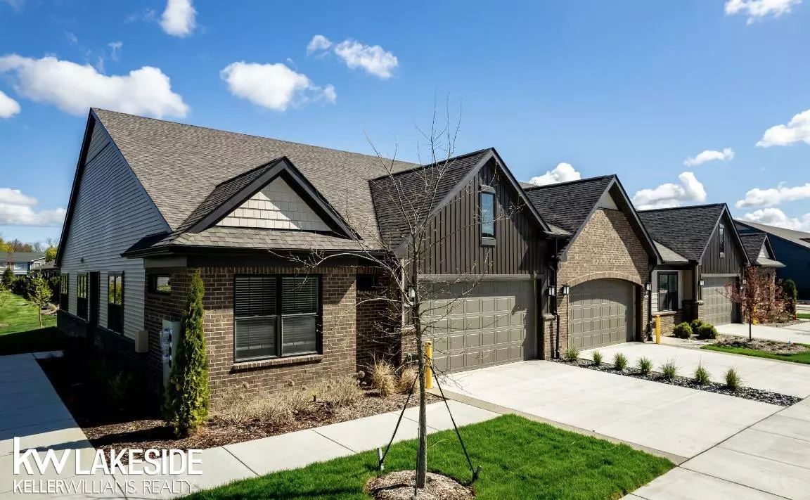 Bloomfield Hills, MI 48304,907 Heritage Drive