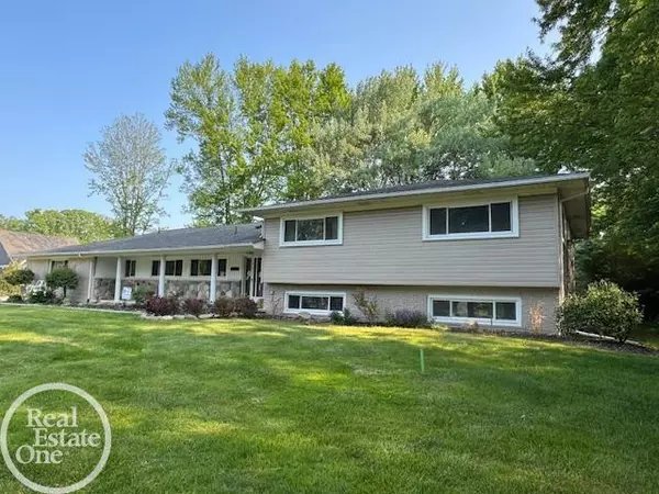 Troy, MI 48085,2403 E Square Lake Road