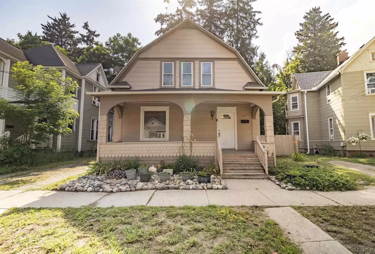 Adrian, MI 49221,422 S Winter Street