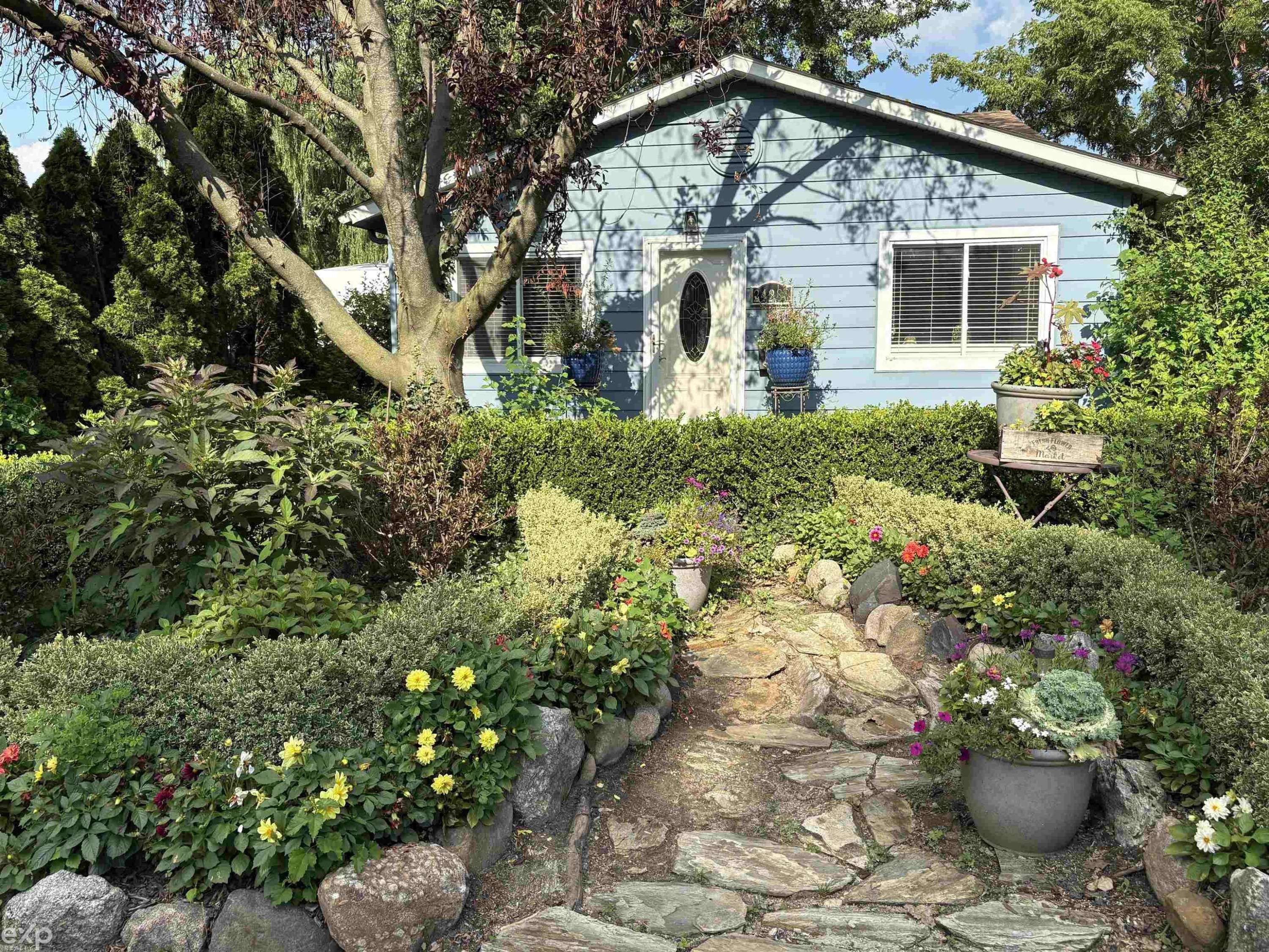 24280 Berry Avenue, Eastpointe, MI 48021