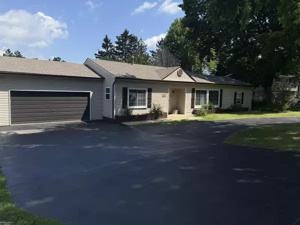 Clarkston, MI 48348,5196 Greenview Drive
