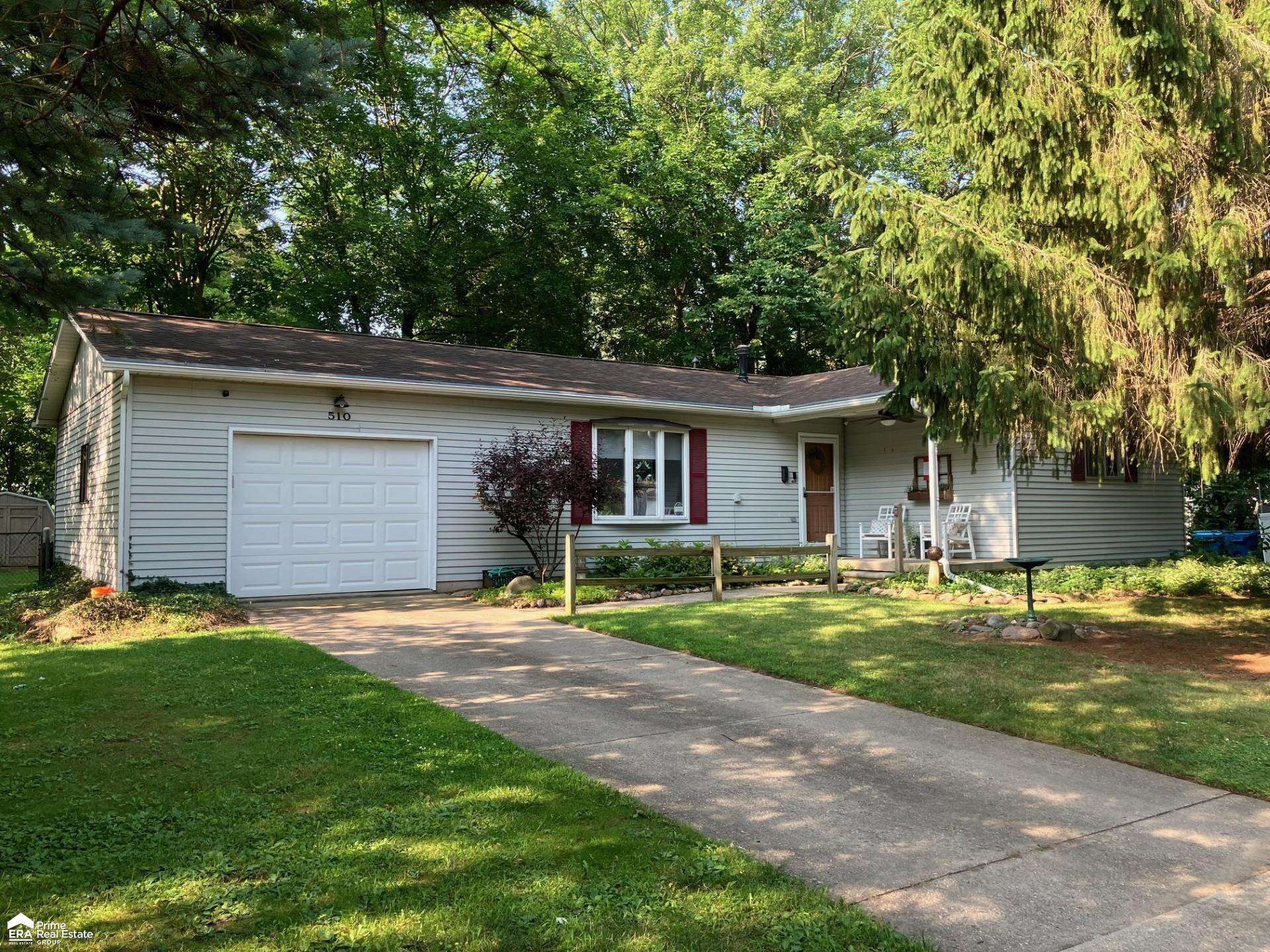 510 Hickory St Street, Linden, MI 48451